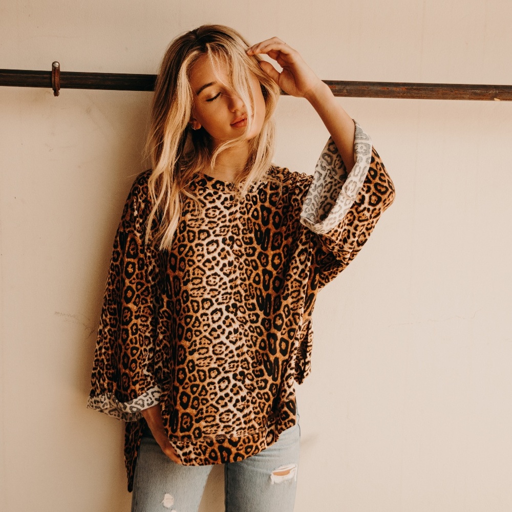 LEOPARD DOLMAN TOP